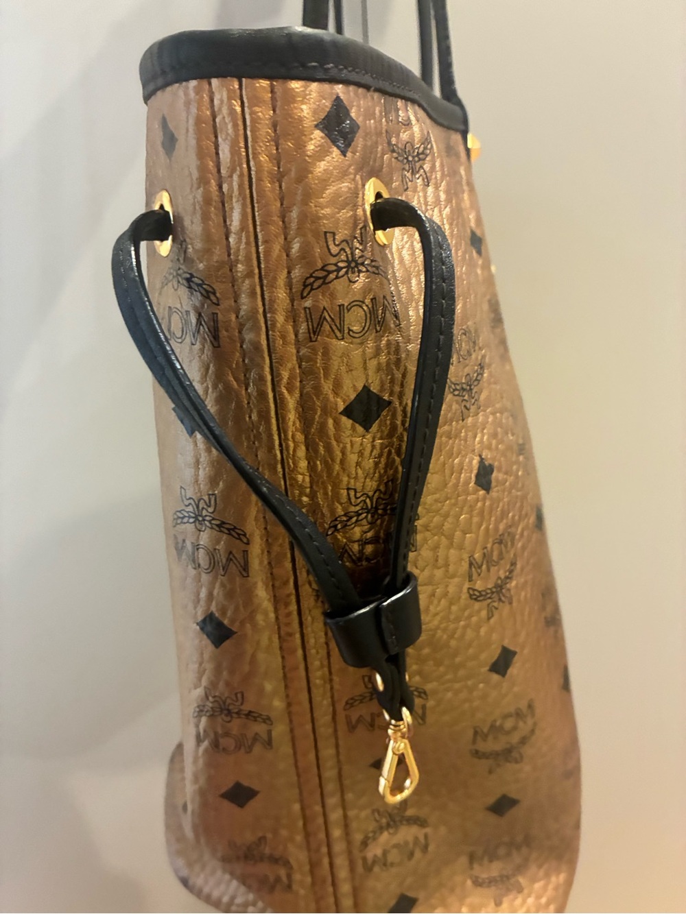 Authentic MCM Metallic Gold Tote with Black Trim - Amazing Condition - Picture 7 of 12